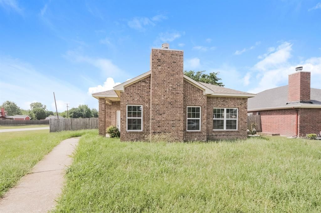 1633 Mockingbird Lane, DeSoto