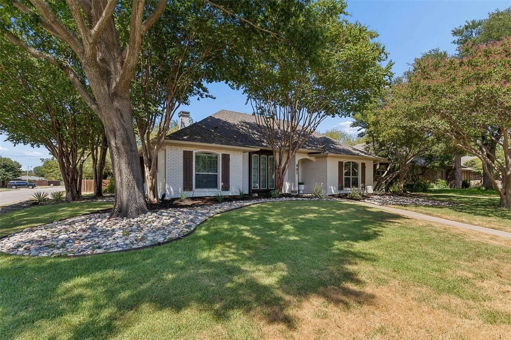 901 Autumn Lake Drive, Allen