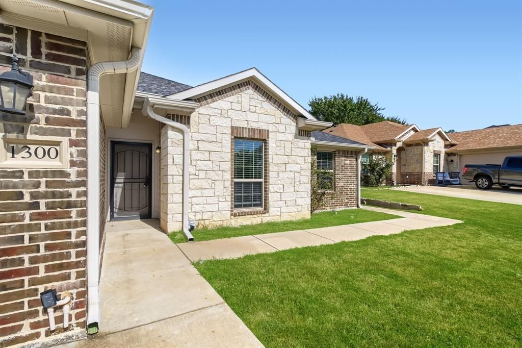 1300 Avenue C, Grand Prairie
