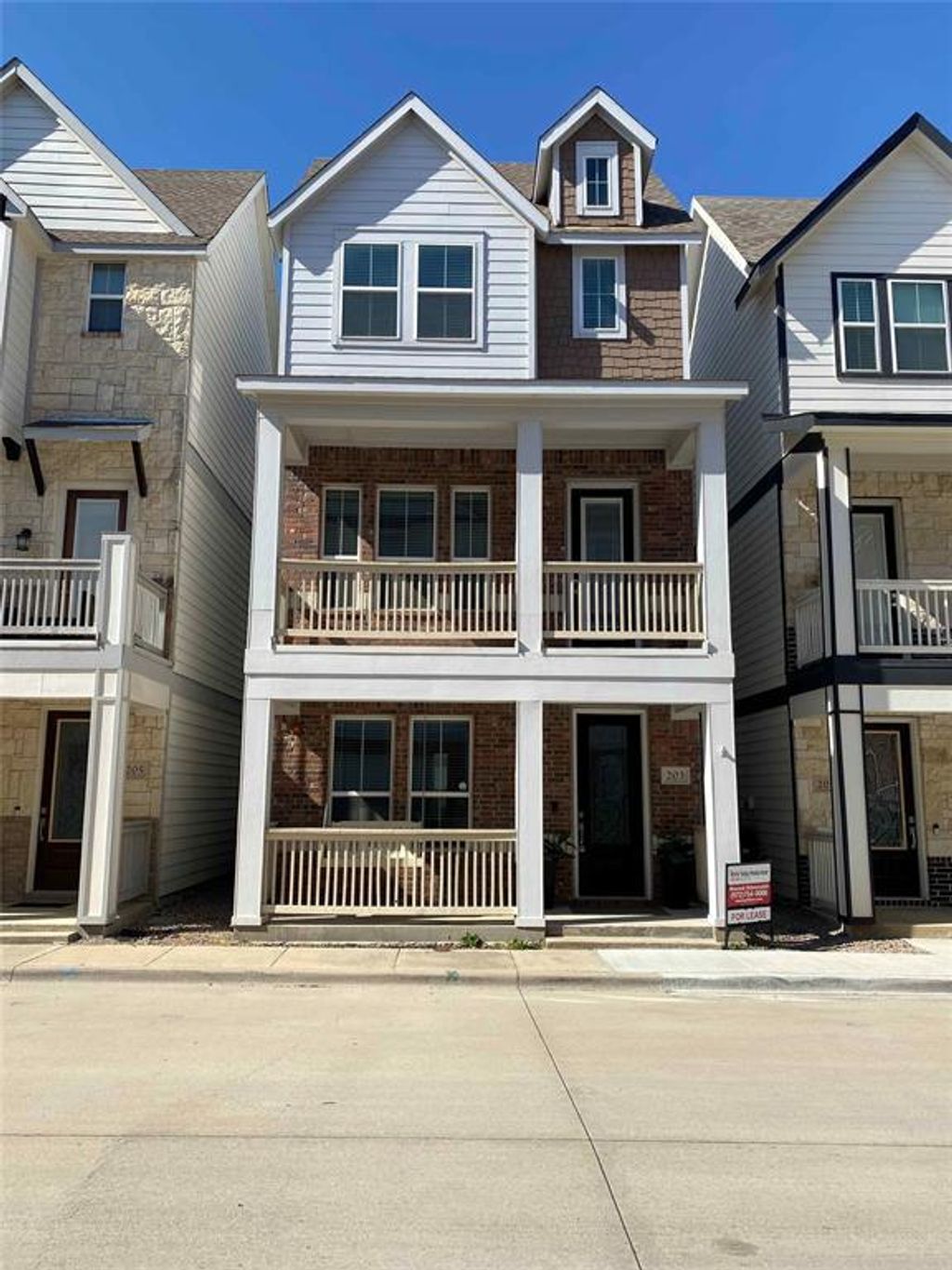 203 S Village Way, Lewisville