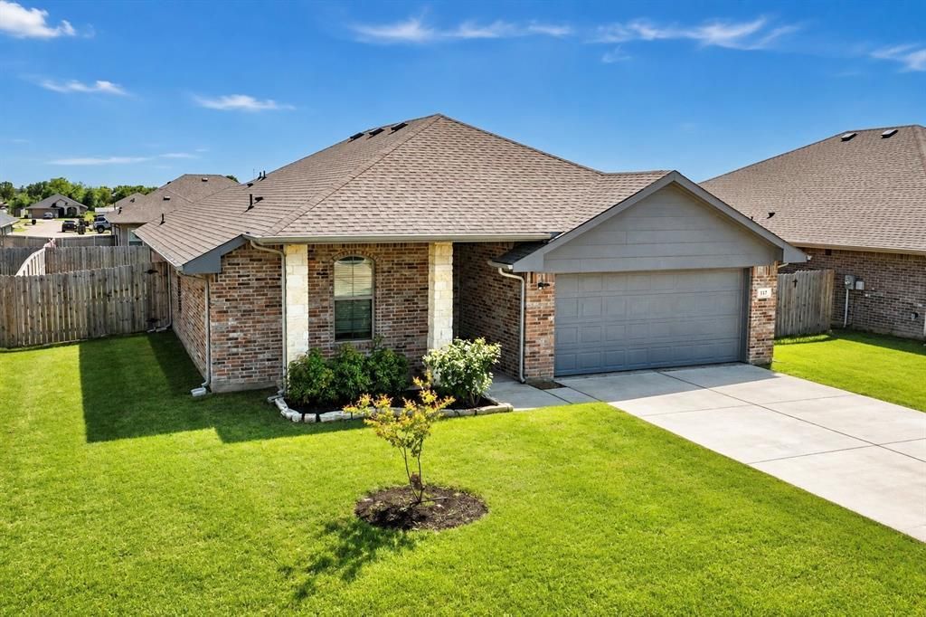 117 Willowbend Loop, Mabank