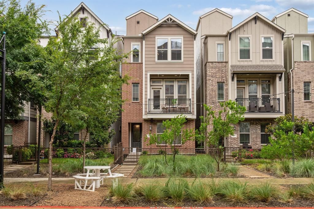 1071 Tea Olive Lane, Dallas