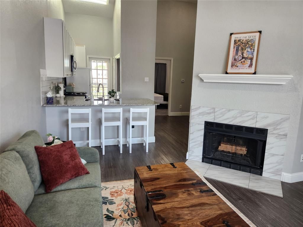 4800 W Lovers Lane, Dallas