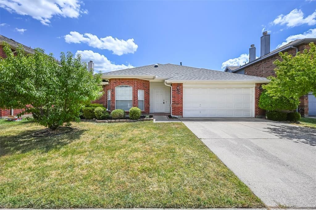 216 Quail Trail Lane, Arlington