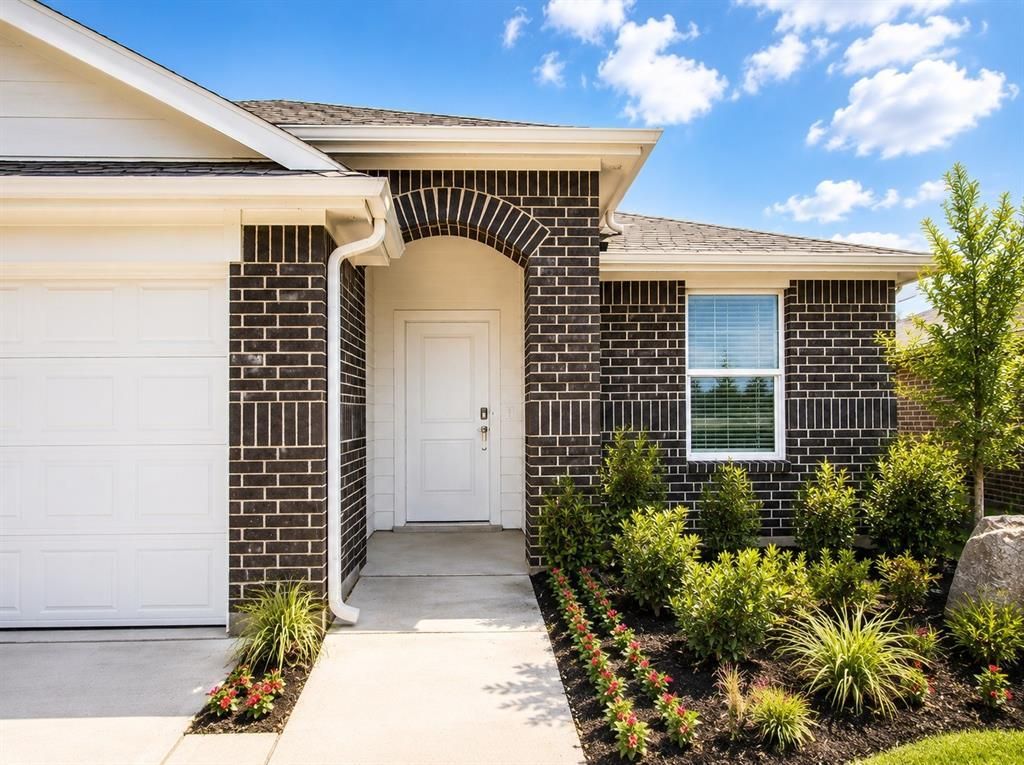 1612 Tin Roof Road, Krum