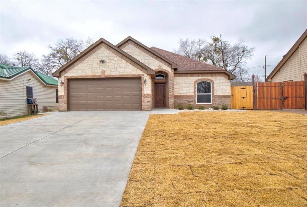 125 N Las Vegas Trail, White Settlement