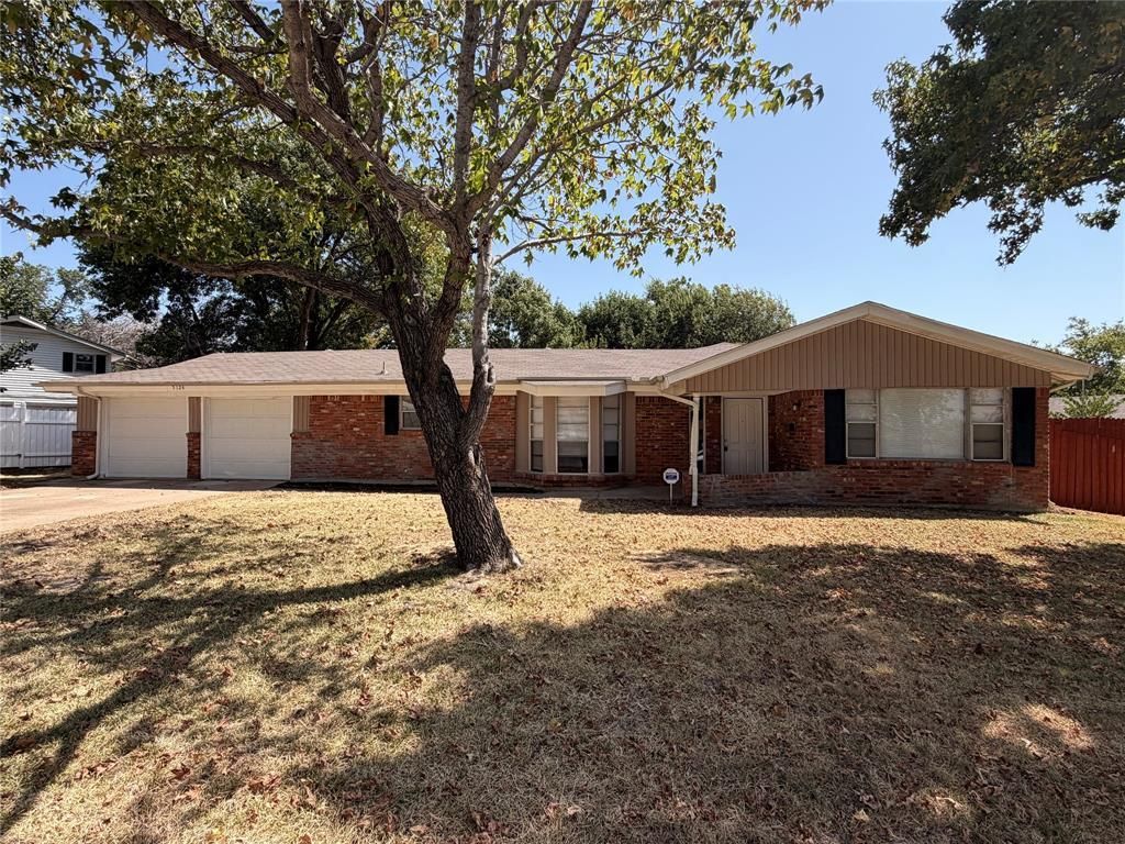 5124 Bob Drive, North Richland Hills