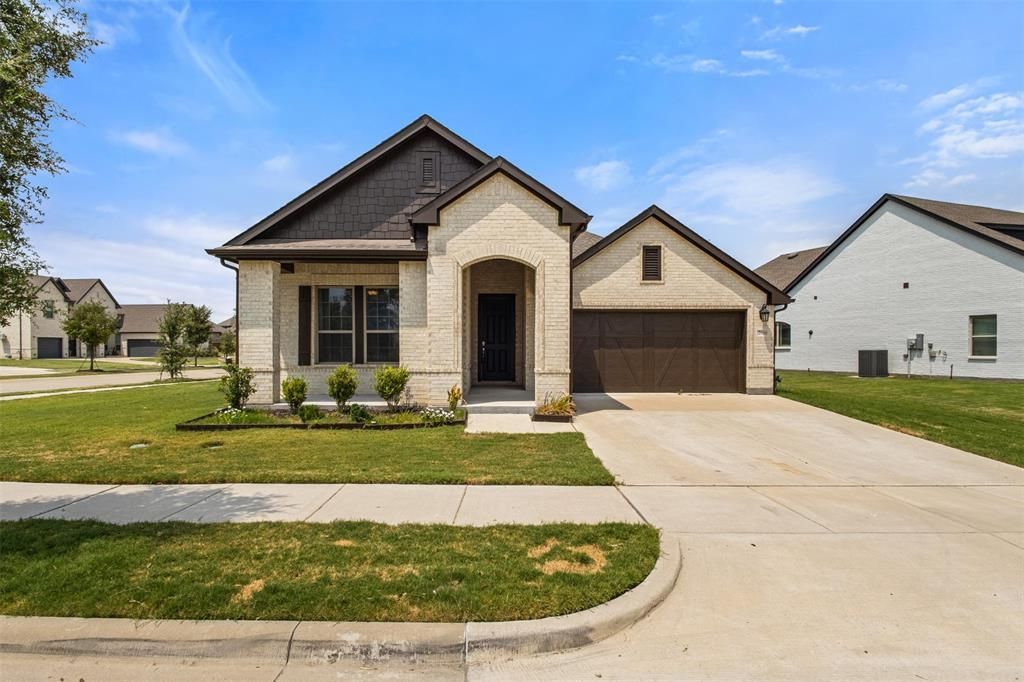 2900 Bluff Creek Drive, Mansfield