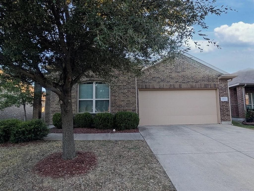 5933 Comanche Peak Drive, Fort Worth