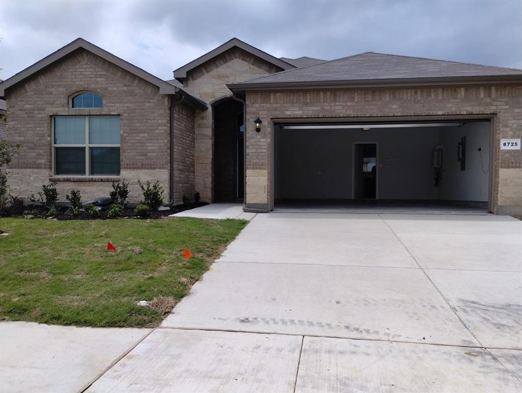 8725 Willowsun Way, Fort Worth