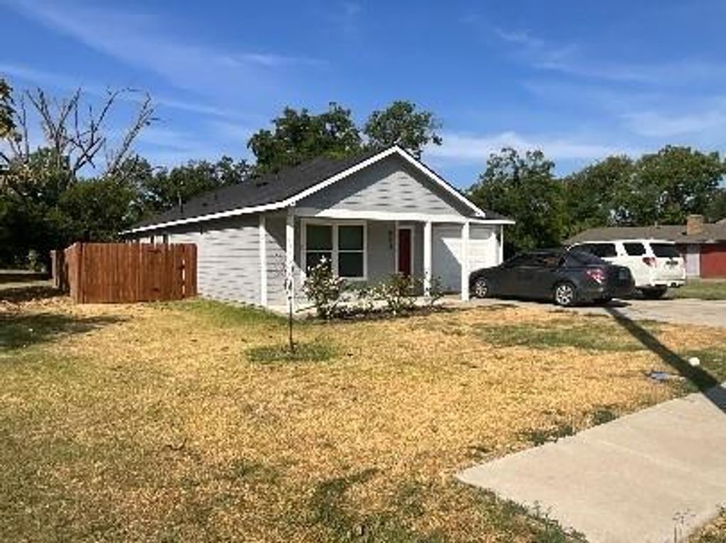 504 Thomas Street, Terrell