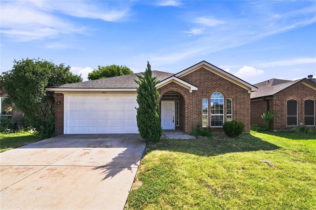 2833 Wakecrest Drive, Fort Worth
