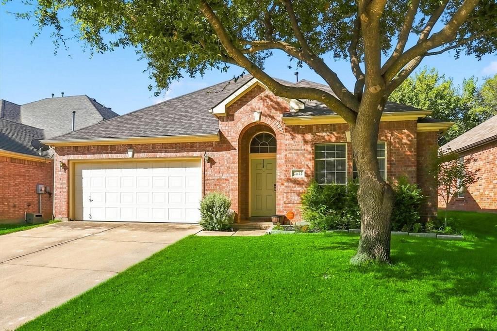 2812 Thorncreek Lane, Fort Worth