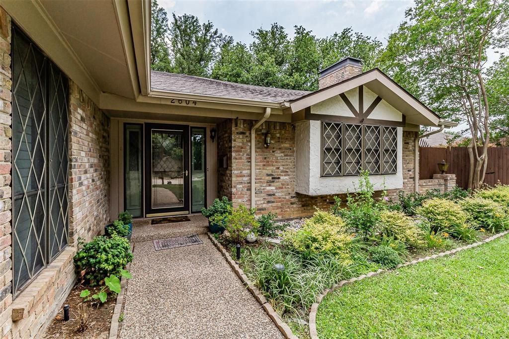 2604 Twinpost Court, Irving