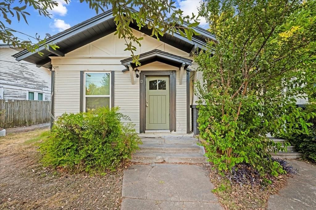 711 Brown Street B, Waxahachie