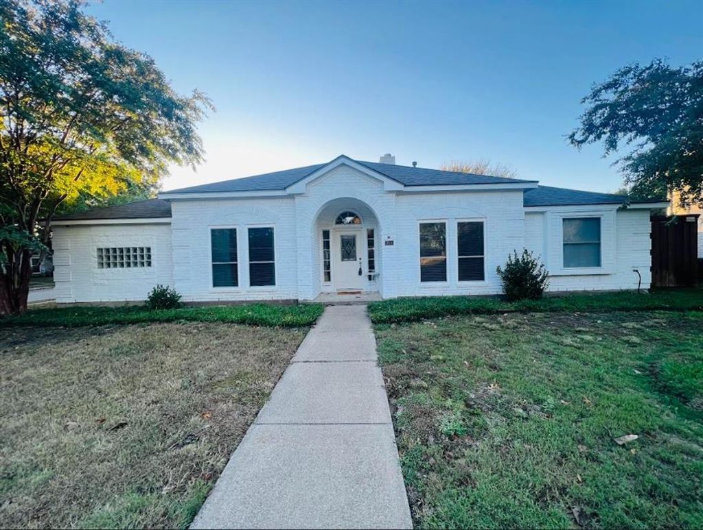 1008 Charter Oak Street, Allen