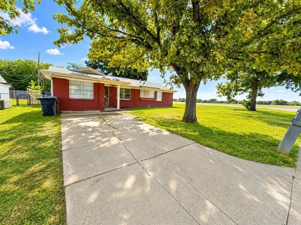 1902 Joslin Street, Cleburne