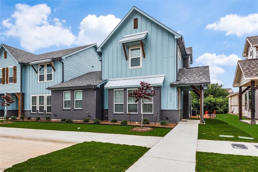9521 Thorncrown Lane, Fort Worth