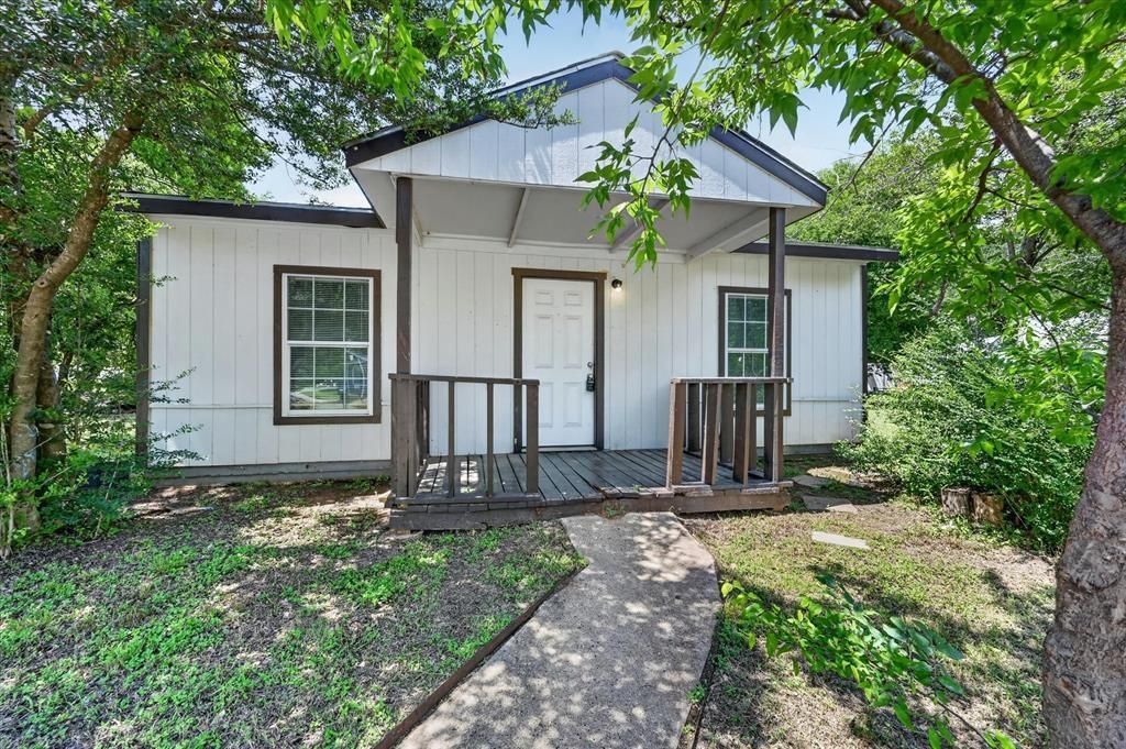 601 Royal Street, Cleburne