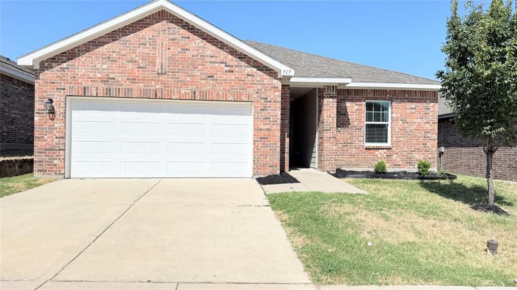 717 Yorkshire Drive, Lavon