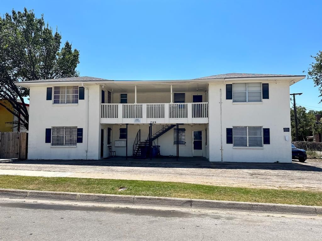 709 W Richmond Avenue 2, Fort Worth