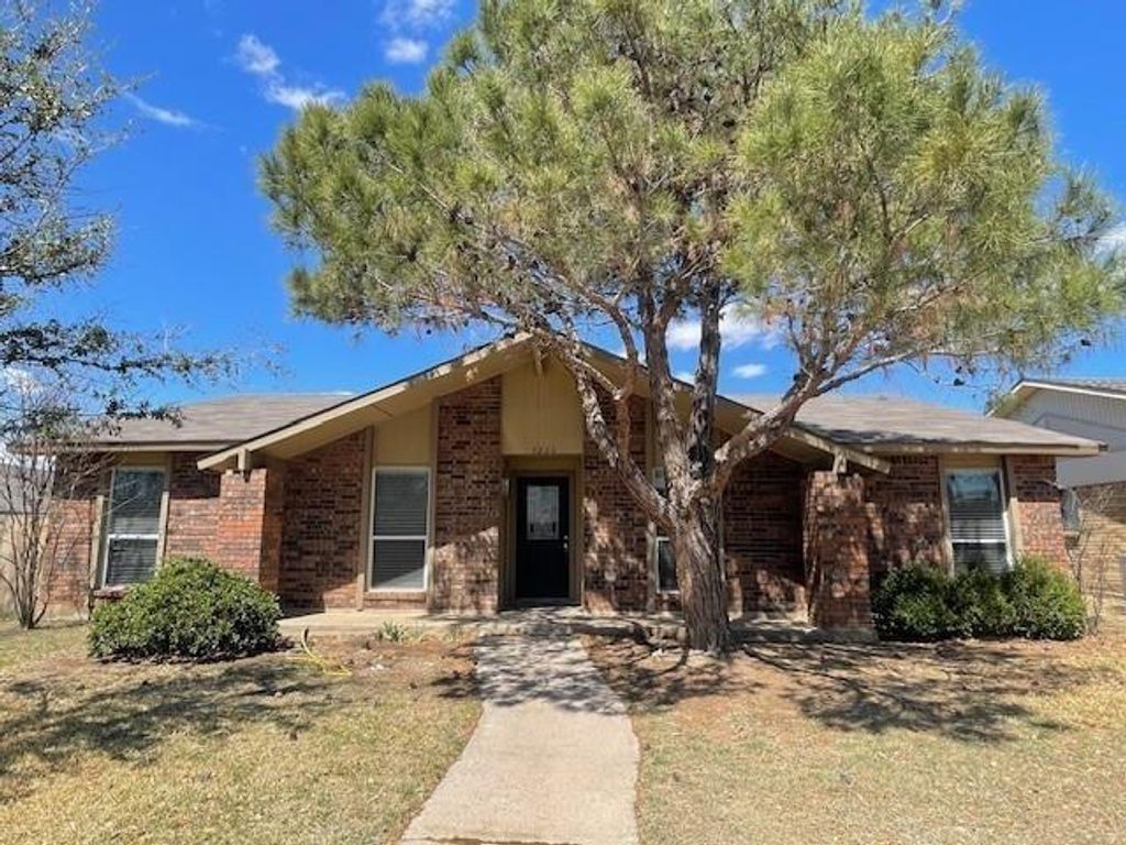 5220 Sherman Drive, The Colony
