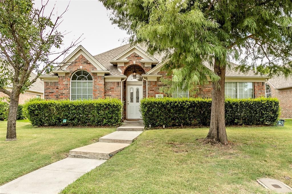 206 Meredith Court, Irving