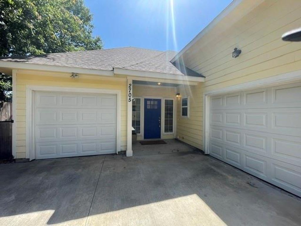 2705 College Avenue, Fort Worth