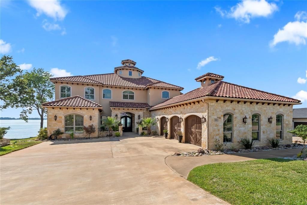 204 Pinnacle Club Place, Mabank