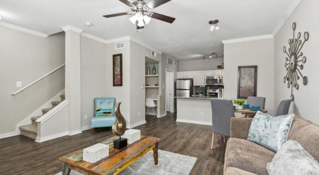 6201 Chapel Hill Boulevard 1413, Plano
