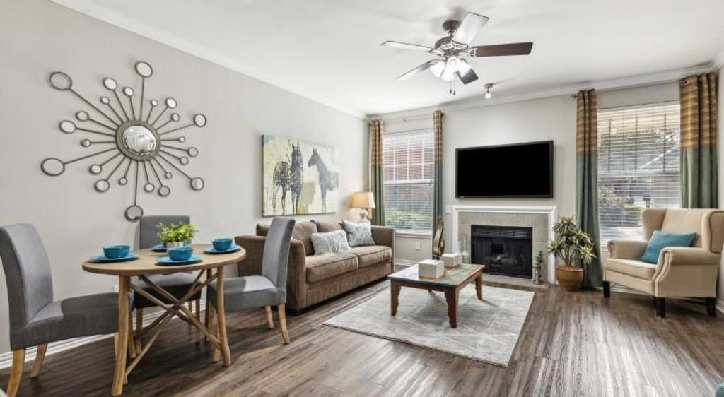 6201 Chapel Hill Boulevard 914, Plano