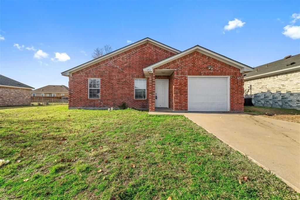 1716 Manor Garden, Greenville