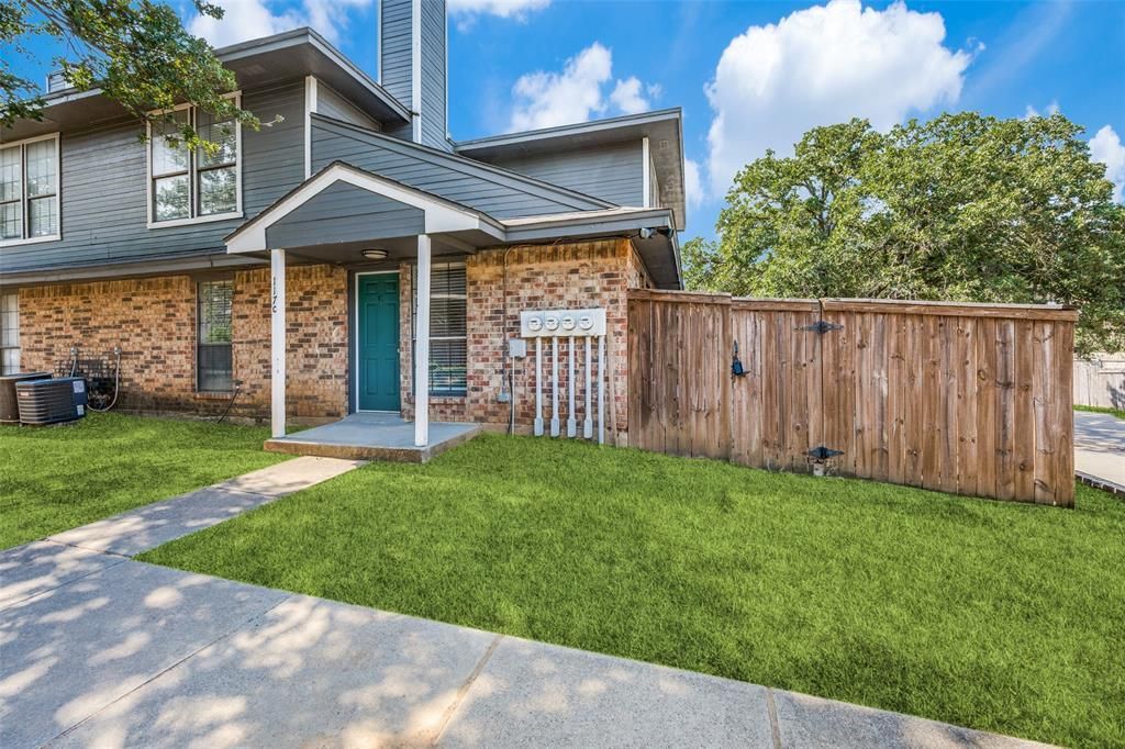117 Peachtree Court C, Kennedale