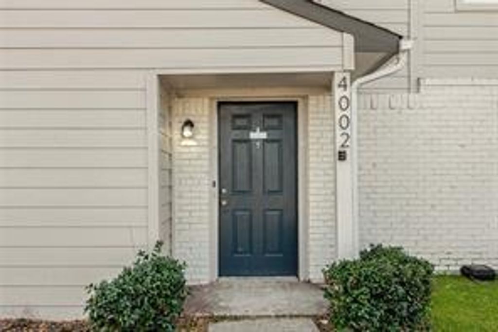 9524 Military Parkway Parkway 4002, Dallas