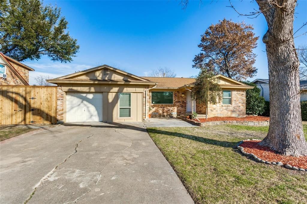 1606 W Shore Drive, Richardson