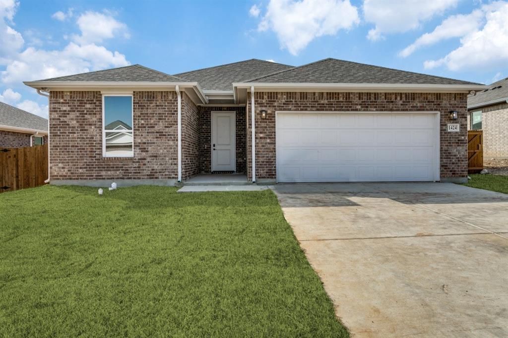 1424 Dry Creek Drive, Cleburne