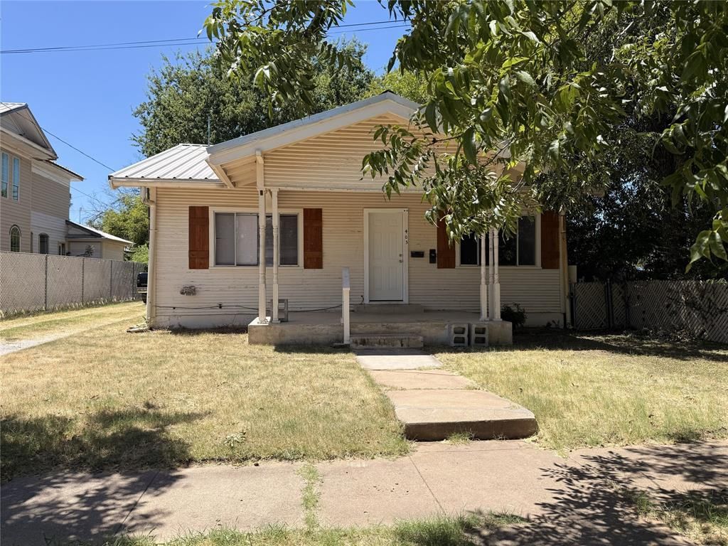 405 W Chandler Street, Brownwood