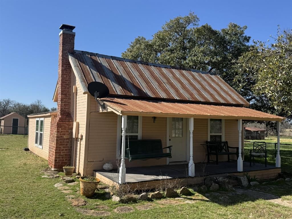 2701 County Road 117, Mingus