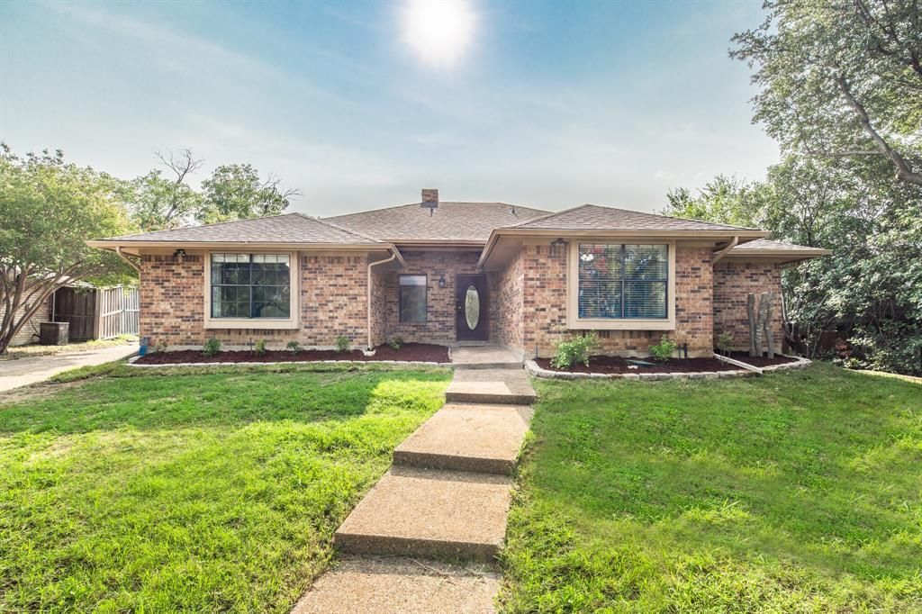 500 Cross Bend Court, Irving
