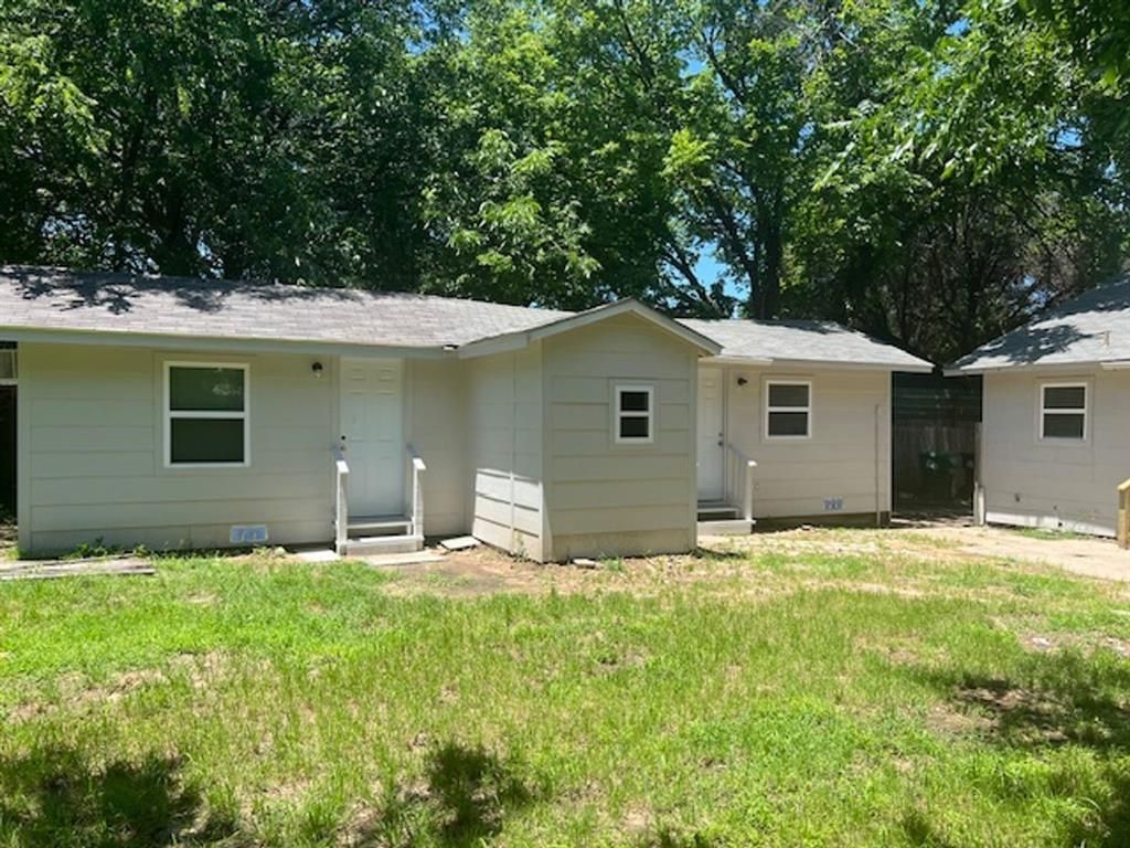 1513 Panhandle Street B, Denton