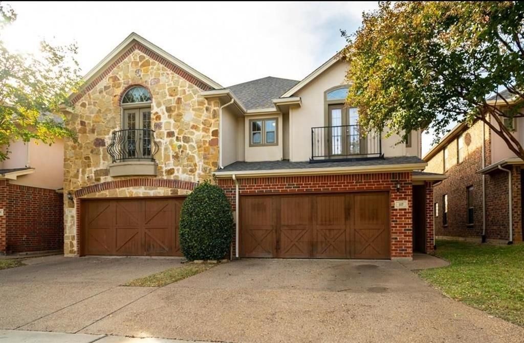 117 Corinna Court, Hurst