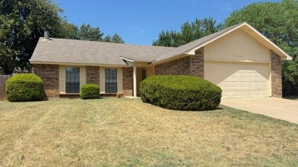 7524 Blue Sage Circle, Fort Worth