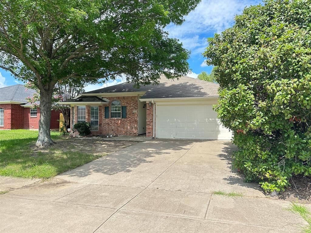 1117 Edenbrook Drive, Arlington