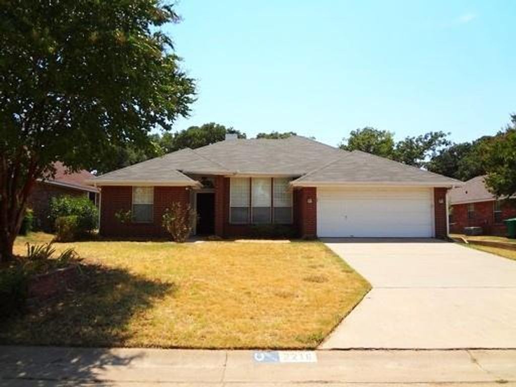 2216 Lattimore Street, Denton