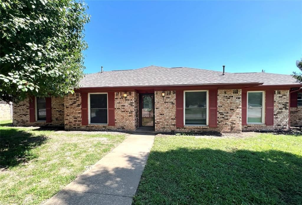 1 Peachtree Place, Sherman