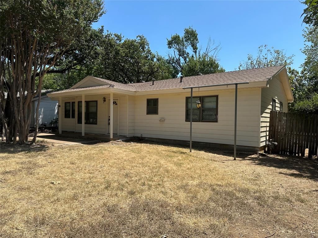 1000 Harris Drive, Euless