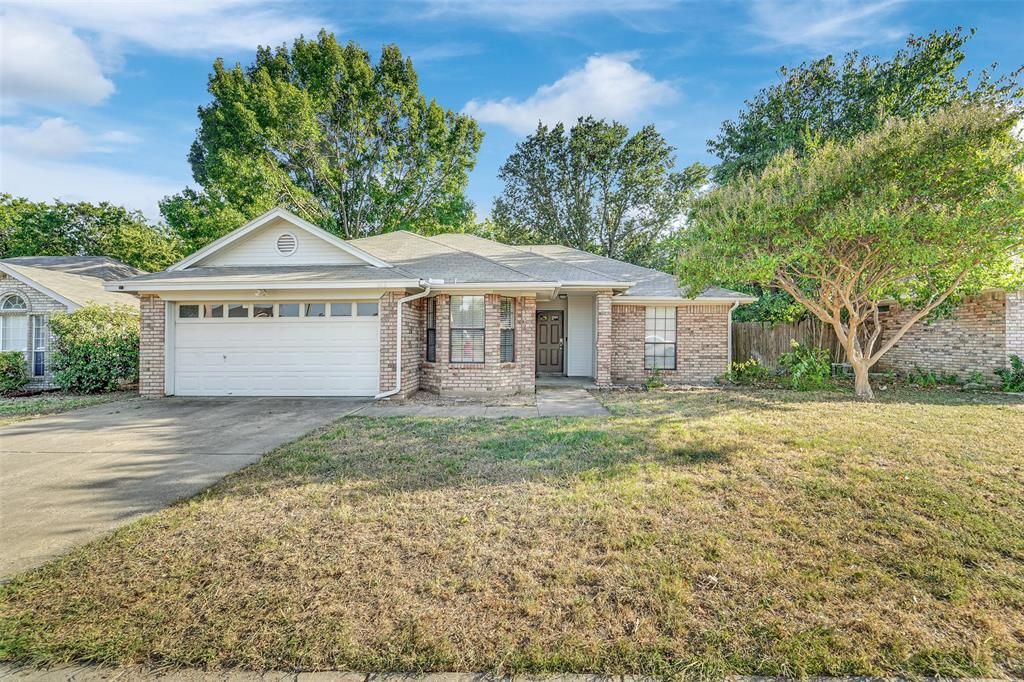 916 Pierce Arrow Drive, Arlington