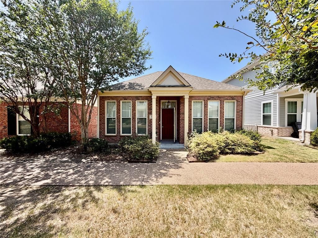 3720 Prague Mews, Dallas
