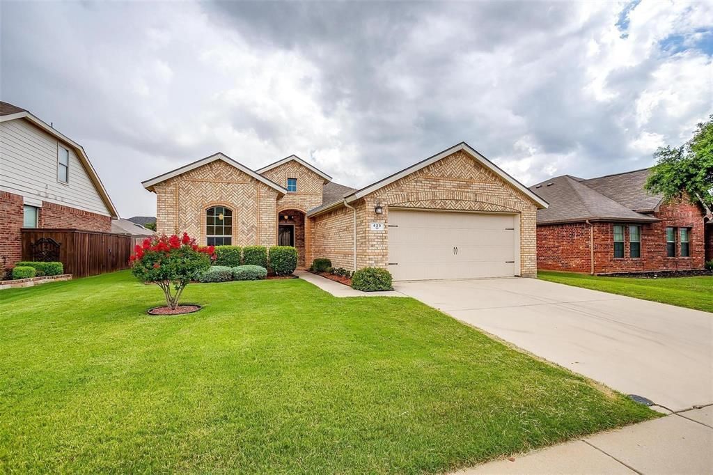 429 Foxcraft Drive, Fort Worth