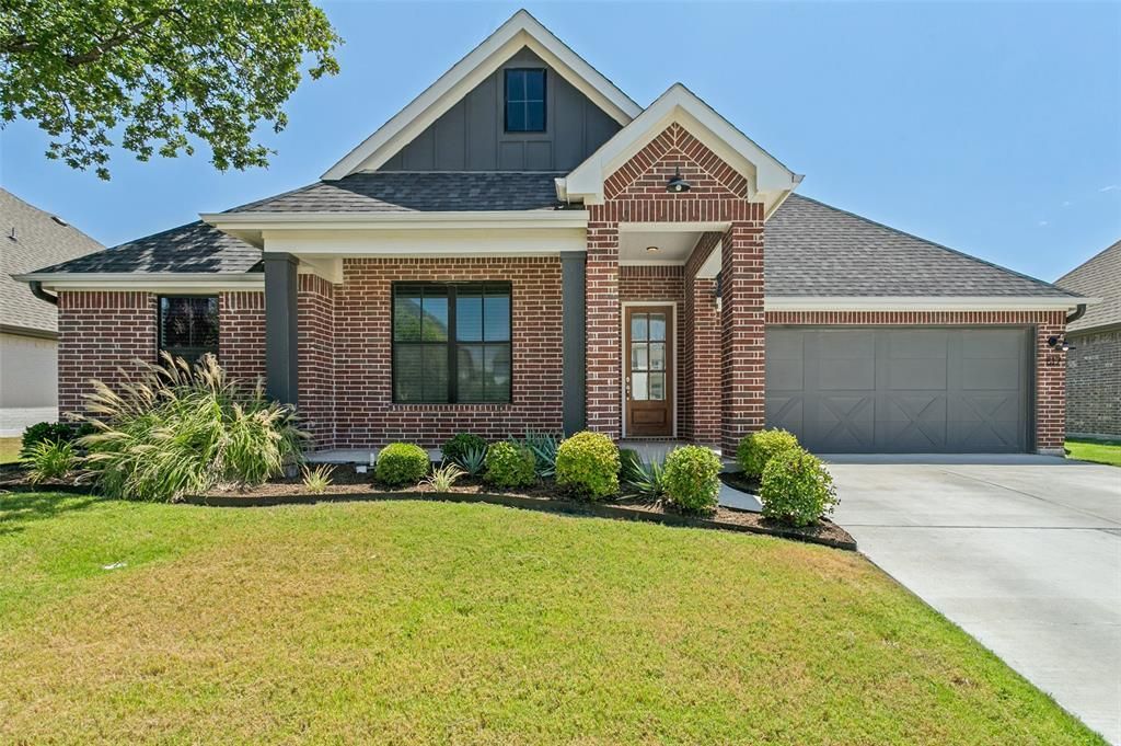 817 Highlands Avenue, Aledo